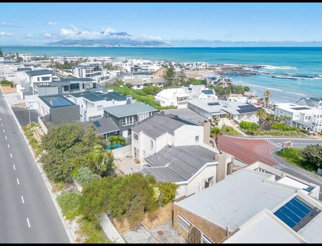 4 BEDROOM HOUSE FOR SALE IN BLOUBERGSTRAND